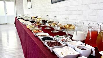 Tägliches inbegriffenes Frühstücksbuffet