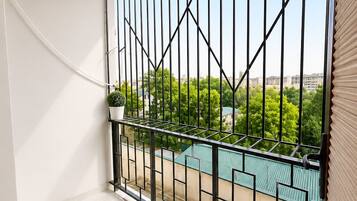 Superior Apartment, City View | City view