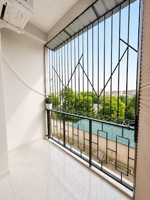 Superior Apartment, City View | City view