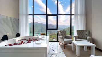 Royal Suite | Frette Italian sheets, premium bedding, Select Comfort beds, desk