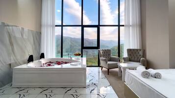 جناح ملكي | 1 غرفة نوم وملاءات إيطالية من طراز فريتي وأغطية فراش متميزة