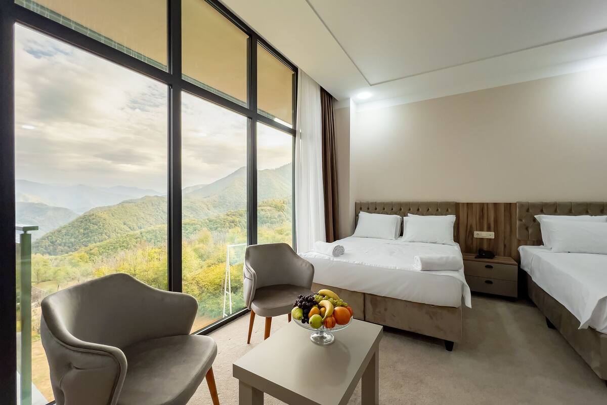 Frette Italian sheets, premium bedding, Select Comfort beds, desk