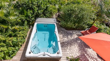 Bain à remous extérieur