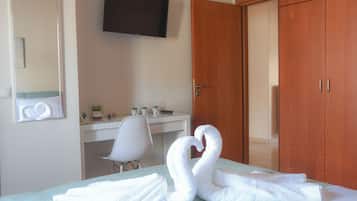 City House | 3 bedrooms, desk, iron/ironing board, WiFi (free)