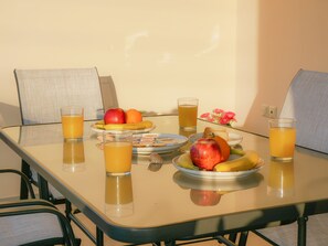 Outdoor dining - Giovanni City House near Chania Centre (Chania)