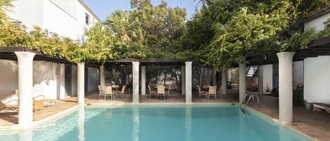 Seasonal outdoor pool