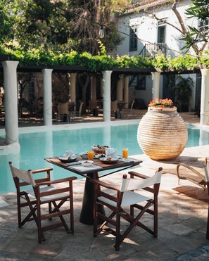 Free daily buffet breakfast - Bratsera Hotel Hydra (Hydra)