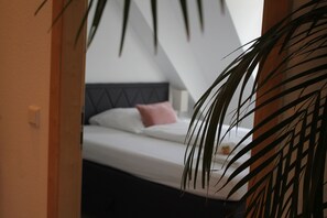 2 chambres, fer et planche à repasser, lit parapluie, Wi-Fi gratuit