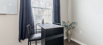 Fast WiFi, King Bed, Gym, Free Parking