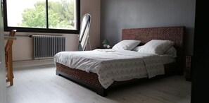 2 bedrooms, iron/ironing board, travel cot, free WiFi - Maison Provençale Familiale, Avec Jardin et Parking, 1, Proche Plage (Saint-Cyr-sur-Mer)