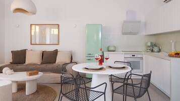 Superior-villa - 2 soveværelser - privat pool - havudsigt | Privat køkken | Køleskab, mikrobølgeovn, ovn, opvaskemaskine