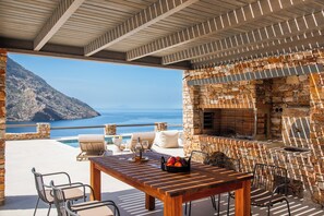Deluxe Villa, 2 Bedrooms, Private Pool, Sea View | Individually decorated, individually furnished, blackout drapes - Filadaki Villas (Sifnos)