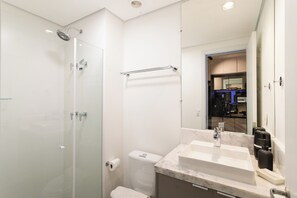 Design-studiolejlighed | Badeværelse | Brusehoved med spredningseffekt