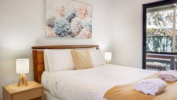 3 bedrooms, iron/ironing board, travel cot, free WiFi