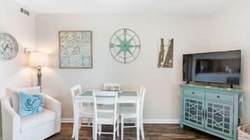 Villa, 1 Bedroom | Dining