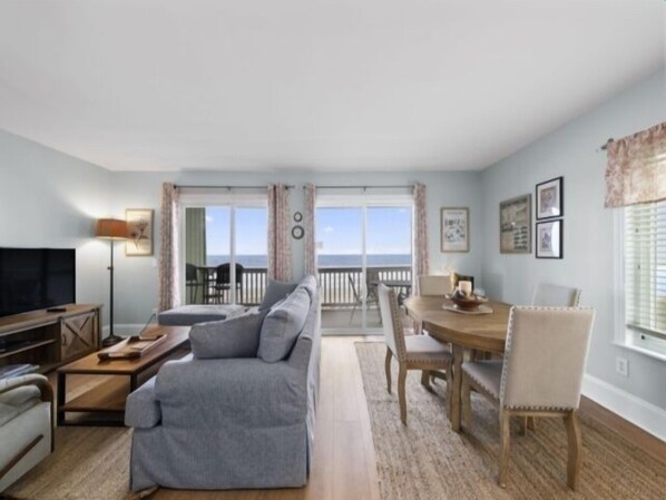 Lägenhet - 2 sovrum | Vardagsrum | Smart-tv och streamingtjänster