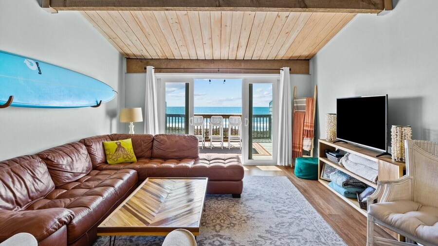 Coral Shores #4 3 Bedroom Condo by RedAwning