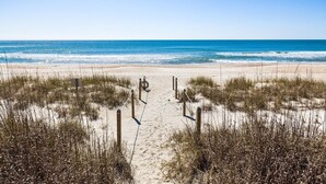 Condo, 3 Bedrooms | Beach - Coral Shores #4 3 Bedroom Condo by RedAwning (Pine Knoll Shores)