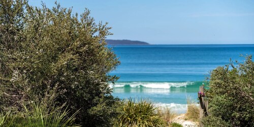 Sunrise Sands – 300 metres to beach