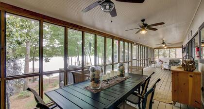 Pet-friendly Lake Sinclair Home w/ Boat Dock!