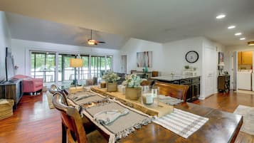 House (3 Bedrooms) | Interior