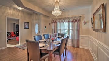 House (3 Bedrooms) | Interior