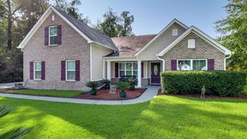 House (3 Bedrooms) | Front of property