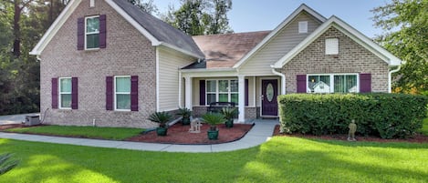 House (3 Bedrooms) | Front of property