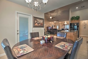 House (3 Bedrooms) | Interior