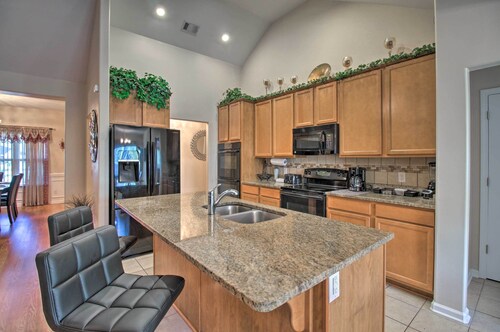 Screened Patio: Rincon Home, 18 Mi to Savannah!