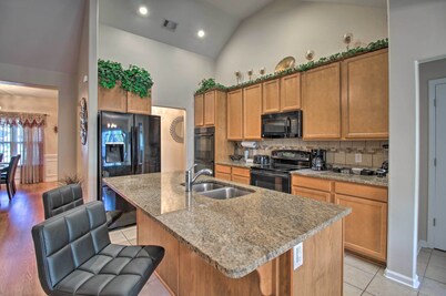 Screened Patio: Rincon Home, 18 Mi to Savannah!