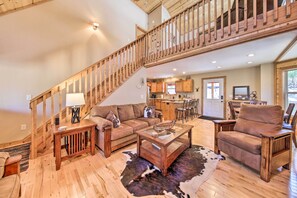 TV, fireplace, books - Stunning Blue Ridge Retreat w/ River Access! (Blue Ridge)