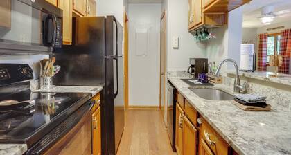 1/2 Mi to Marina: Lake Arrowhead Condo!