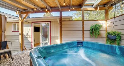 Seattle Vacation Home w/ Hot Tub: 5 Mi to Downtown