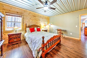 House (3 Bedrooms) | Interior - Pet-friendly Ellijay Escape w/ Yard & Grill! (Ellijay)