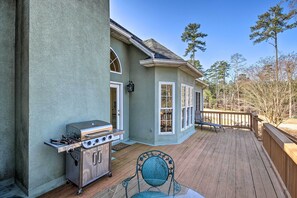 House (4 Bedrooms) | Interior - Luxe Lake House w/ Pool & Dock on Deep Water Cove! (Appling)