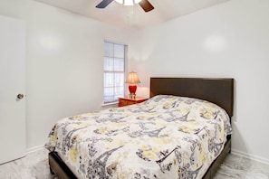 House (3 Bedrooms) | Interior - Peaceful Savannah Home - 11 Mi to Beaches! (Savannah)