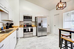 House (3 Bedrooms) | Interior - Peaceful Savannah Home - 11 Mi to Beaches! (Savannah)