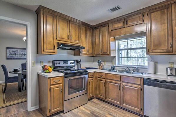 House (3 Bedrooms) | Interior