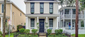 Cozy Savannah Vacation Rental w/ Fenced Courtyard!