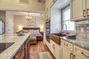 Apartment (0 Bedroom) | Interior