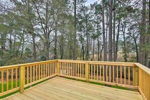 Property grounds - Spacious Augusta House ~ 1 Mi to Masters Golf Club (Augusta)