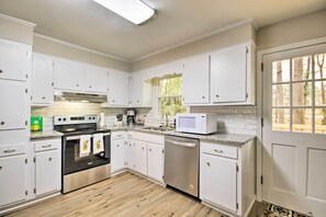 Mikrowelle, Ofen, Herdplatte, Geschirrspüler