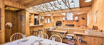 < 1 Mi to Heavenly Lifts: Tahoe Area Townhome!