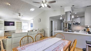 House (3 Bedrooms) | Interior