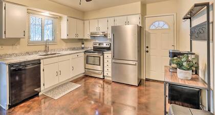 Sunny Tucson Abode w/ Fire Pit 9 Mi to U of A