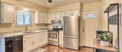 House (2 Bedrooms) | Interior