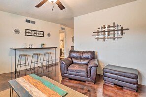 House (2 Bedrooms) | Interior