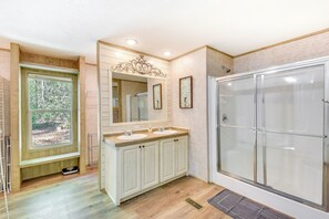 House (3 Bedrooms) | Interior - 8 Mi to Helen: Sautee Nacoochee Home w/ Hot Tub (Sautee Nacoochee)
