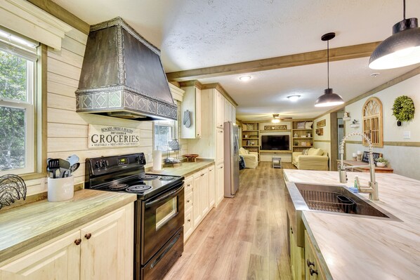 House (3 Bedrooms) | Interior